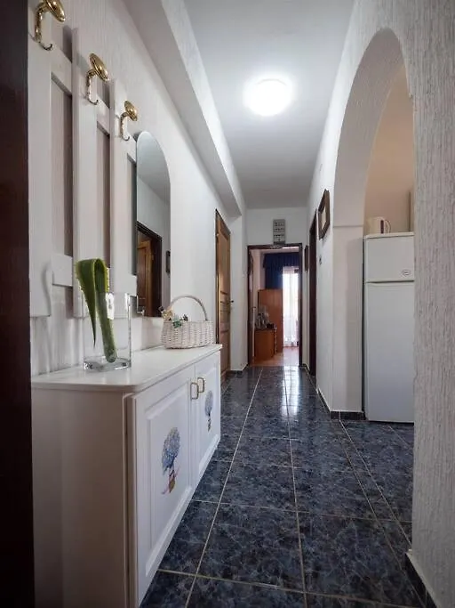 Holiday home Quaint 2 Bedroom Apartment Mandre