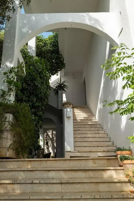 Quaint 2 Bedroom Apartment Mandre