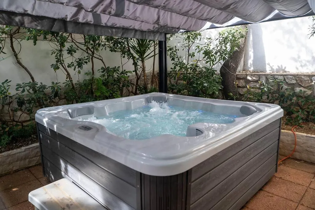 Quaint 2 Bedroom Apartment Mandre Holiday home